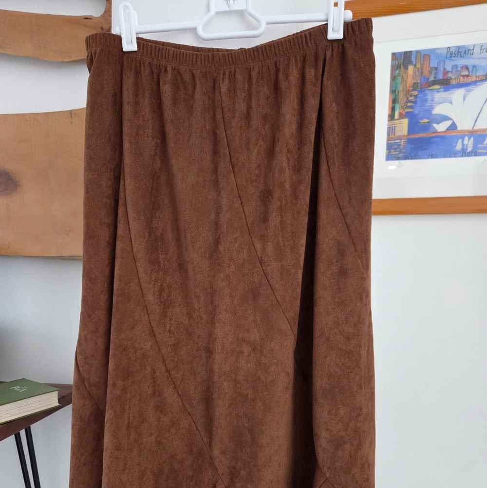 Elegant Brown Suede Skirt